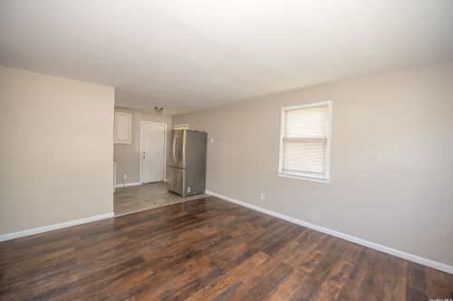 48 Deer St, Wheatley Heights NY  11798-3302 exterior