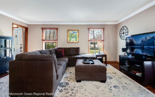 6 Cedar Ct, Jackson Twp NJ  08527-1161 exterior