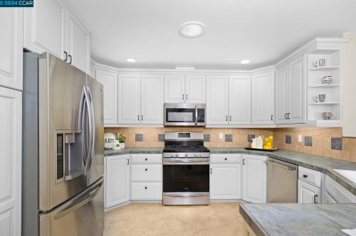 1646 Placer Dr, Concord, CA 94521-1832