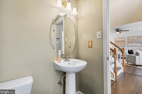 1104 Chestnut Ave, Norristown PA 19403-2874 exterior