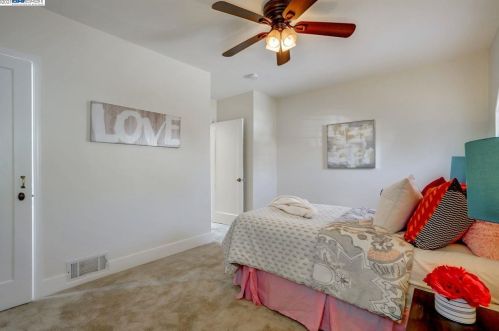 5109 Fairfax Ave, Oakland CA 94601-5410 exterior