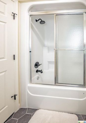 101 Legend Dr, Victoria TX  77904-3854 exterior