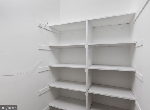 2271 Wheelwright Ct, Herndon VA  20191-2337 exterior