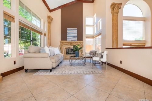 2287 Monarch Ridge Cir, El Cajon CA  92019-3877 exterior