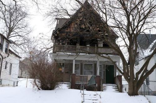 2929 Palmer St, Milwaukee, WI 53212-2428