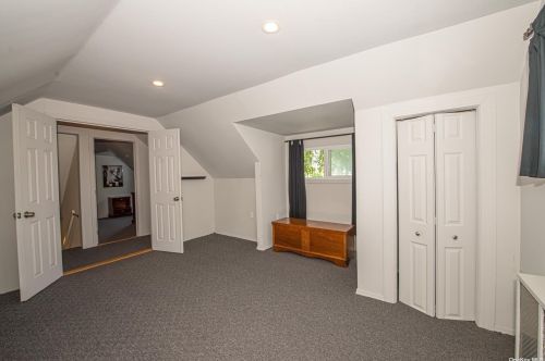 1021 Fulton Ave, North Lindenhurst NY  11757-2122 exterior