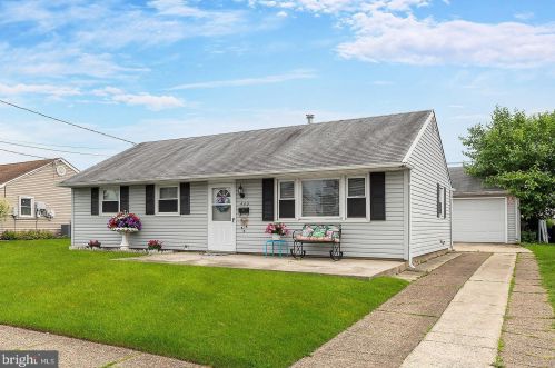 446 Windsor Dr, Gloucester, NJ 08031-3033