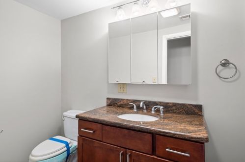 901 Randolph Ave, Milton MA  02186-3404 exterior