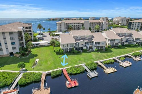 8152 Brent St, Port Richey, FL 34668-6141