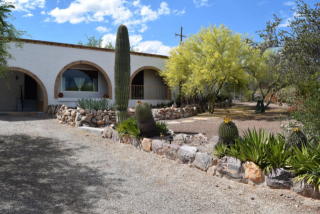 3330 Sandalwood Dr, Tucson, AZ 85745-1519