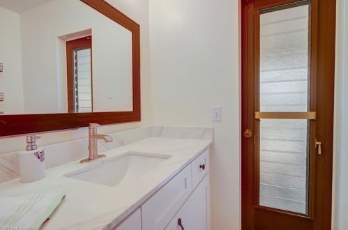 230 43rd Ter, Cape Coral FL  33904-8425 exterior