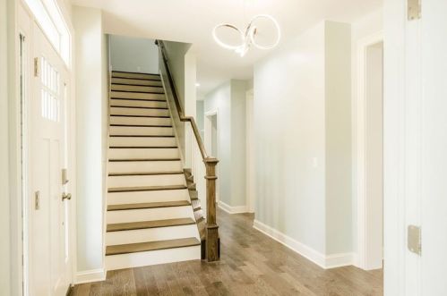 10 Woodward Rd, Lincoln RI  02865-4917 exterior