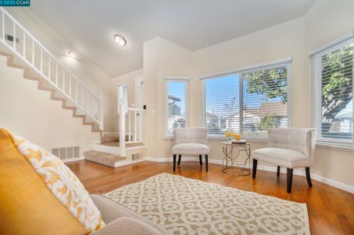 245 Spindrift Ct, Oakley, CA 94561-2251