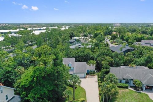 6260 Waxmyrtle Way, Naples, FL 34109-5942