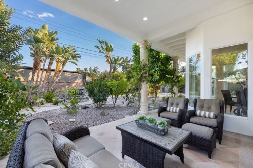 10026 Mattock Ave, Downey CA  90240-3529 exterior