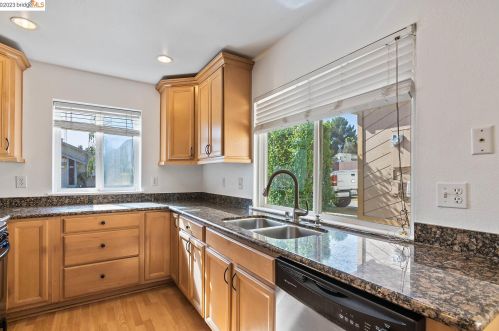 2208 Greenfield Dr, West Pittsburg, CA 94565-5341