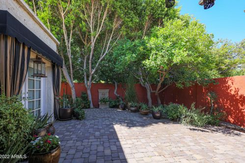 1029 Cactus Wren Dr, Phoenix AZ 85051-8187 exterior