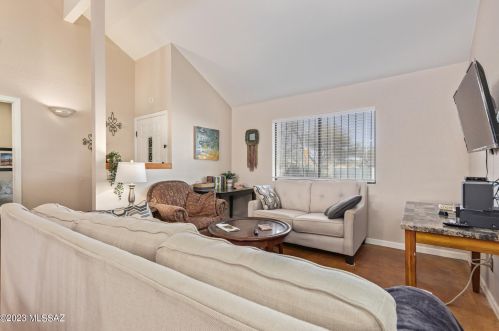 520 Balboa Dr, Tucson AZ  85705-4286 exterior