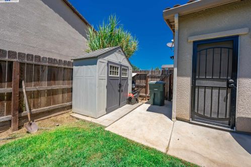 5792 Kerckhoff Ave, Fresno CA  93727-3475 exterior