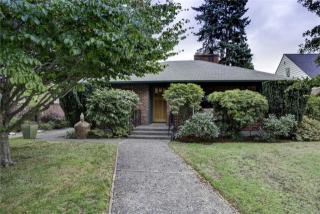 7706 20 Ave, Seattle WA  98115-4403 exterior