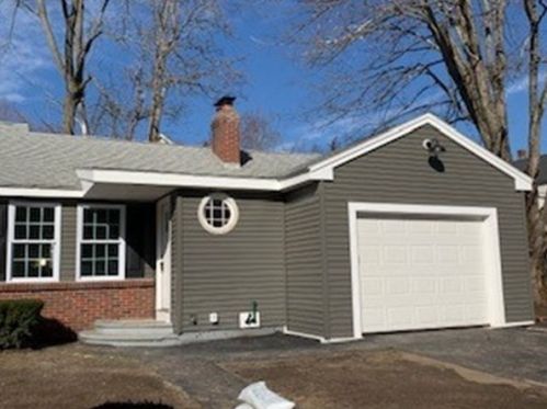 30 Crosby St, Webster, MA 01570-2806