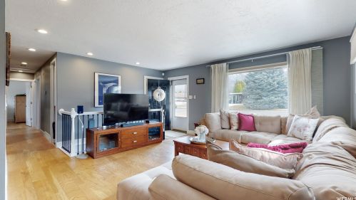 6776 Springbrook Way, Salt Lake City, UT 84121-2865