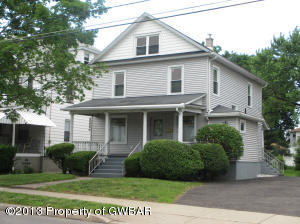 73 Vaughn St, Wilkes Barre, PA 18704-4817