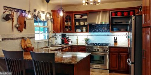 3210 Highland Dr, Easton PA  18045-2012 exterior