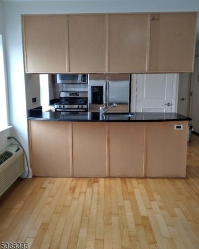 70 Munn Ave, East Orange NJ  07018-4352 exterior