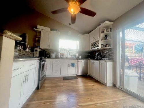 586 Lemonwood Ct, Oceanside, CA 92058-1684