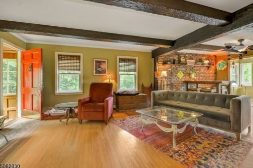25 Darmstatter Rd, Skyline Lakes NJ  07456-1301 exterior