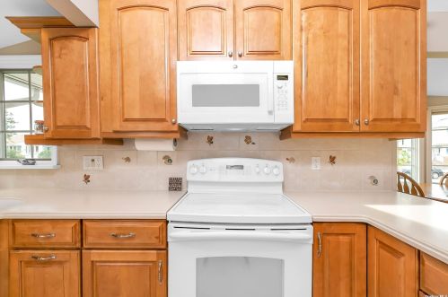 56 Haverford Rd, Hicksville NY  11801-3431 exterior