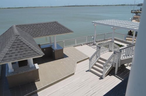 534 Paradise, Galveston TX  77554-6189 exterior