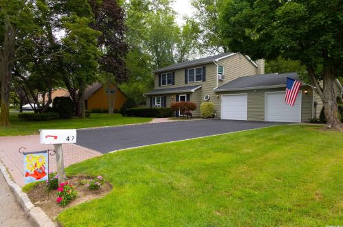 47 Imperial Dr, Miller Place, NY 11764-3225