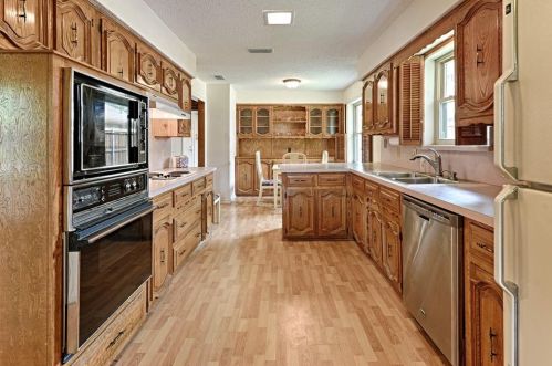 1319 Huntington Dr, Richardson TX  75080-2810 exterior