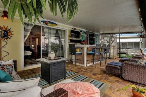 4046 Floramar Ter, New Port Richey FL 34652-3167 exterior