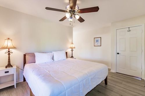 2631 Gulfview Dr, Naples FL  34112-5829 exterior