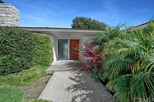 1712 Tradewinds Ln, Newport Beach, CA 92660-4312
