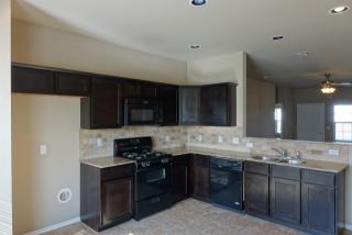 2809 Thompson Farm Ln, Yukon OK  73099-7911 exterior