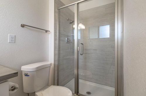 2485 Hampton Way, Turlock CA  95382-0733 exterior