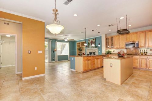 5616 Mingee Way, Elk Grove CA  95757-1647 exterior