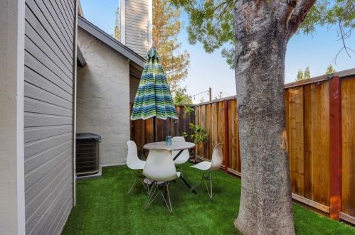 230 Birch Creek Dr, Pleasanton CA  94566-6781 exterior