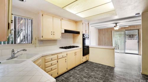 2721 Cottonwood St, Orange CA 92865-2334 exterior