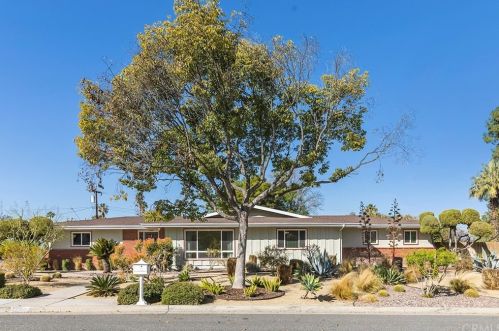 2009 Bronson Way, Riverside, CA 92506-3505