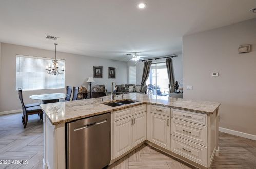 10310 Pioneer St, Tolleson AZ  85353-8406 exterior