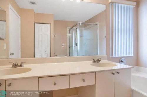 17398 20th Ct, Hollywood FL  33029-5541 exterior