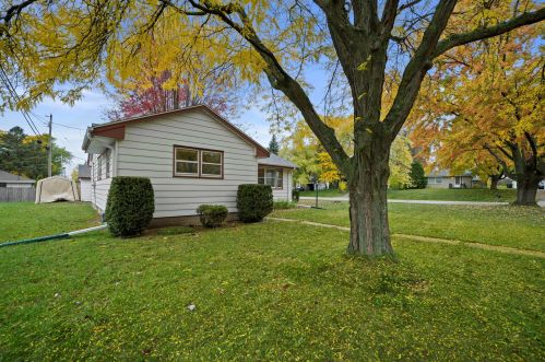 8325 53rd St, Milwaukee WI  53223-3522 exterior