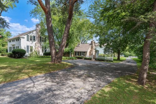 12112 Wauwatosa Rd, Thiensville, WI 53097-2704