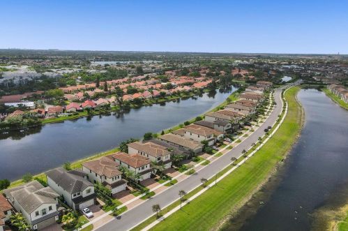 445 113th Ln, Hollywood, FL 33025