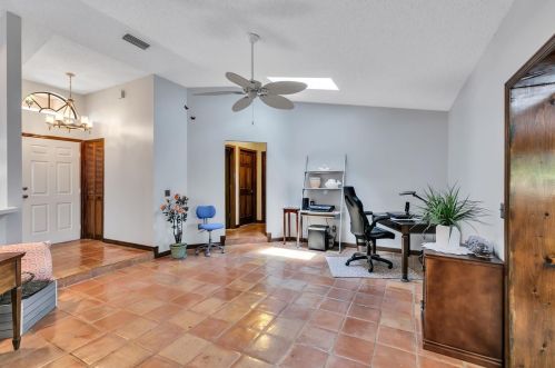 205 Lucerne Dr, De Bary FL  32713-3015 exterior